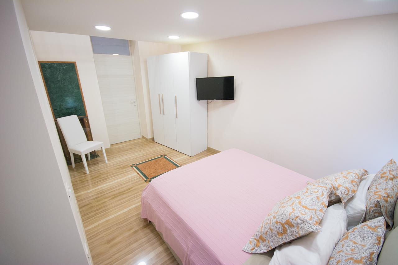 Al Vecchio Fontanile Bed & Breakfast เลซีนา ภายนอก รูปภาพ
