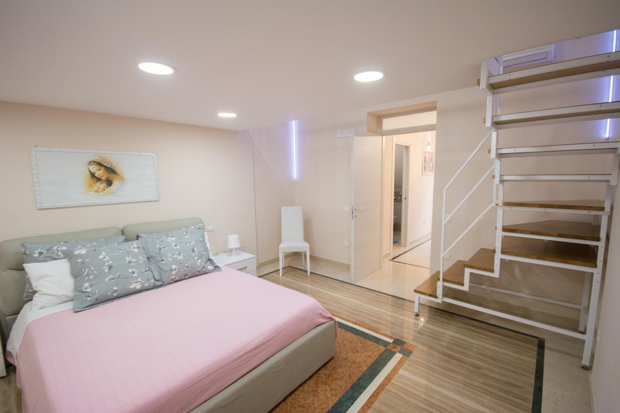 Al Vecchio Fontanile Bed & Breakfast เลซีนา ภายนอก รูปภาพ