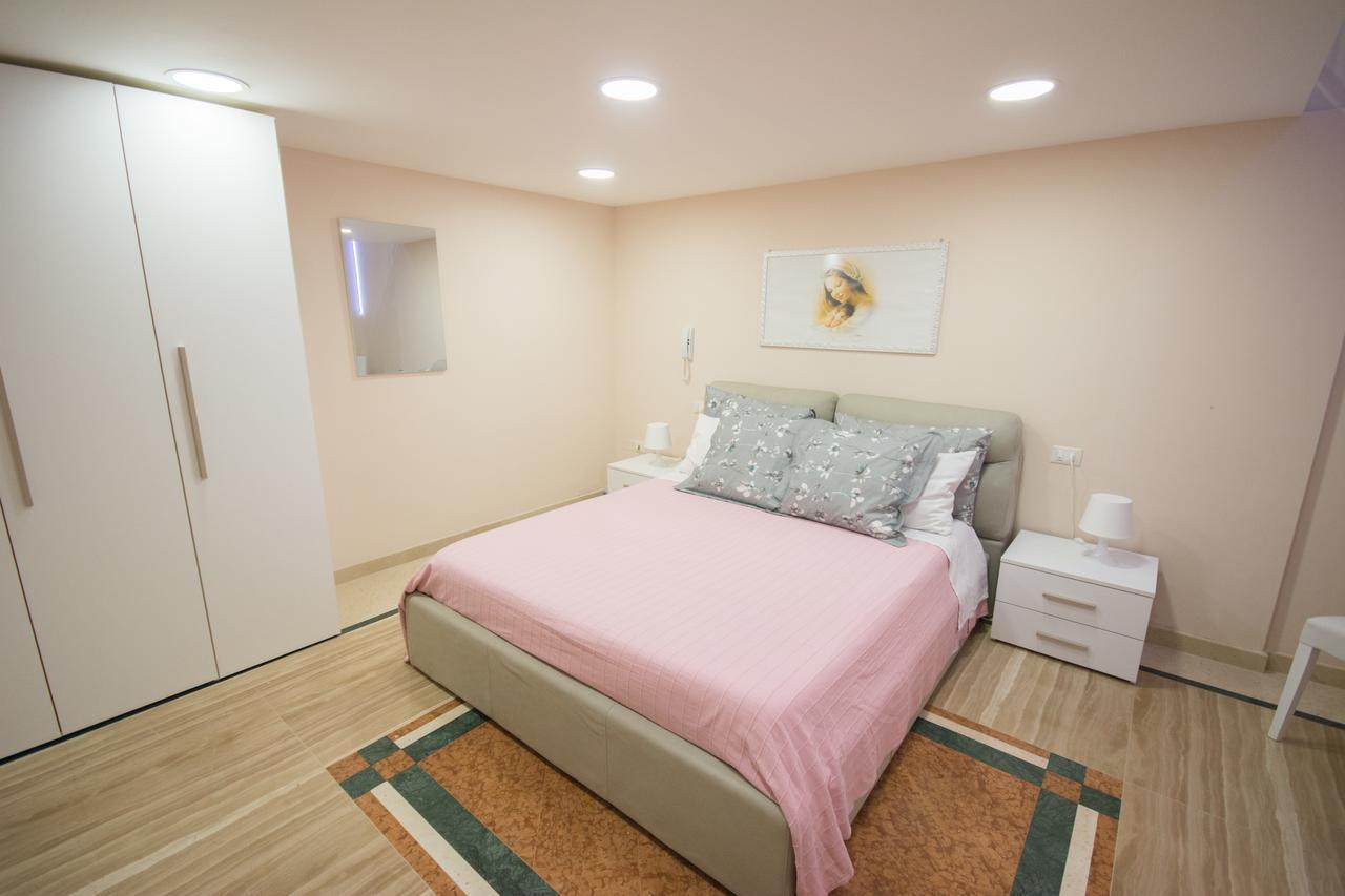 Al Vecchio Fontanile Bed & Breakfast เลซีนา ภายนอก รูปภาพ